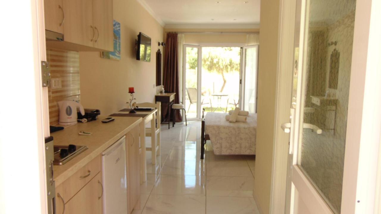 New Studios Mazis Liapades Bagian luar foto