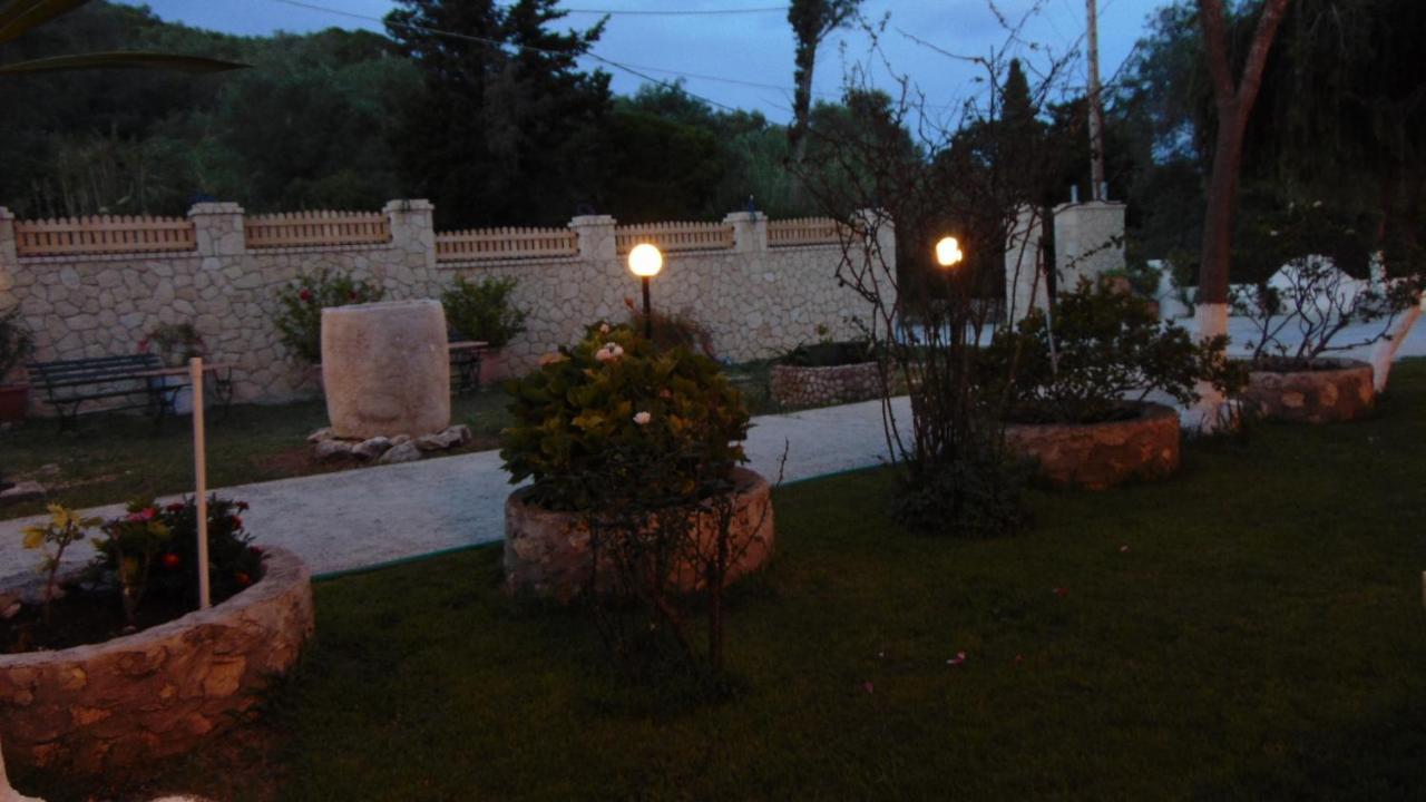 New Studios Mazis Liapades Bagian luar foto