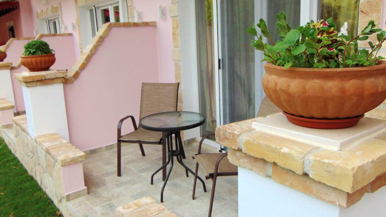 New Studios Mazis Liapades Bagian luar foto