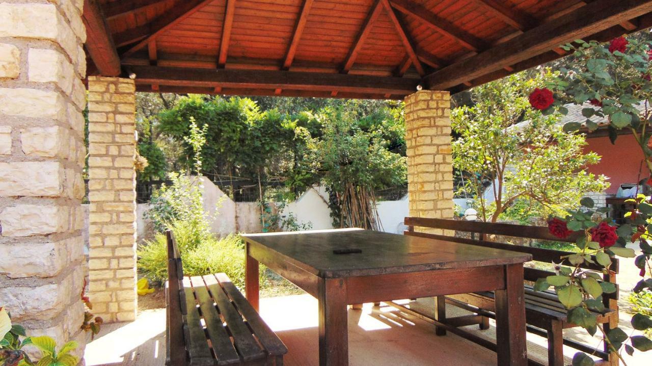 New Studios Mazis Liapades Bagian luar foto